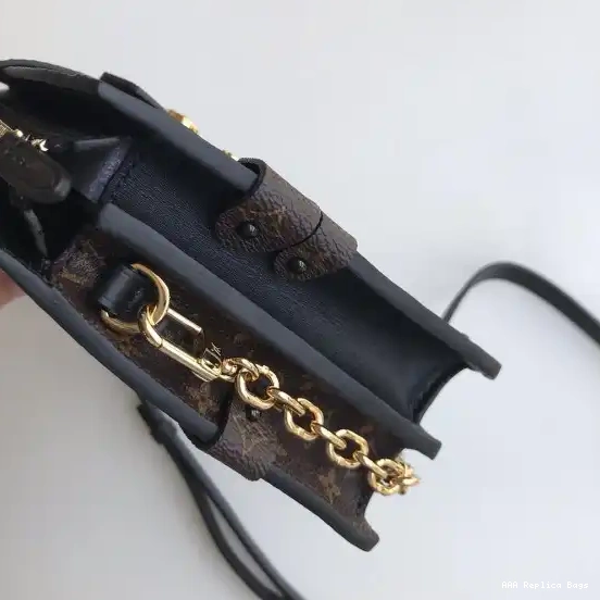 Aaa replica ru CLUTCH TRUNK Louis Vuitton 0521